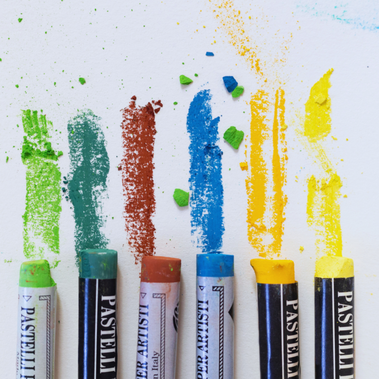 Differences Between Soft and Oil Pastels Explained for Artists and Beginners